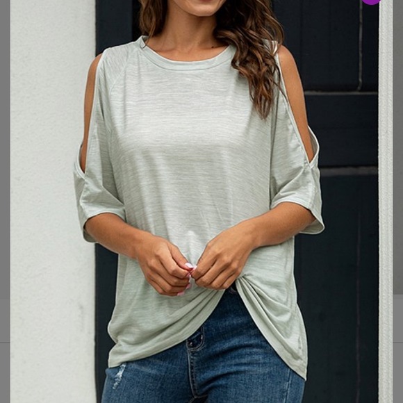 New twisted hem half sleeve cold shoulder top - Picture 2 of 5